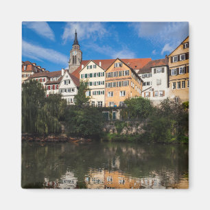 Gebäude säumen den Fluss   Deutschland Magnet
