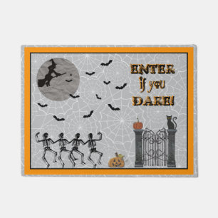 Geben Sie an, wenn Sie es wagen! Spooky Halloween Fußmatte