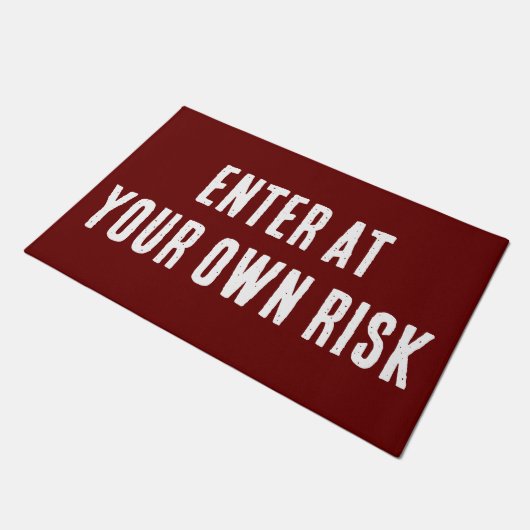 Geben Sie bei Ihrer eigenen Risikowarnung an einer Fußmatte (Schrägansicht)