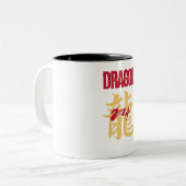 Geben Sie den Drachen 2024 ein Zweifarbige Tasse (Vorderseite Links)