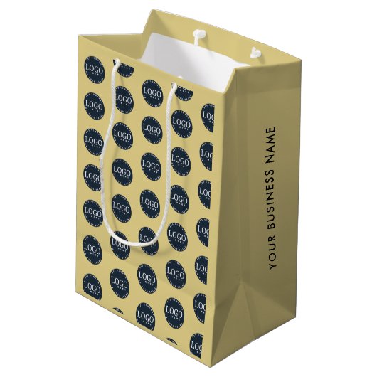 Geben Sie den Firmennamen Werbeaktion für Ihr Firm Mittlere Geschenktüte (Rückseite Schrägansicht)