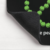 Geben Sie Erbsen als Chance (dunkle Stoffe) Mousepad (Ecke)