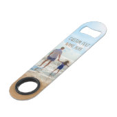 Geben Sie Ihren Foto-Bar-Tastenanschlag mit Textna Speed Flaschenöffner (Rückseite Schrägansicht)