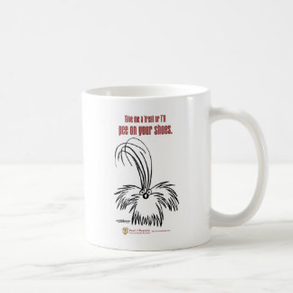 Geben Sie mir eine Leckerei, oder ich pinkele auf Kaffeetasse