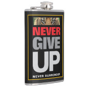 Geben Sie niemals auf, nie Motivierend Zitat abzug Flachmann (Rechts)