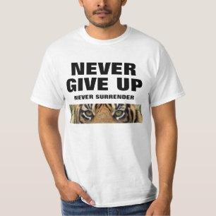 Geben Sie niemals auf, nie Motivierend Zitat abzug T-Shirt