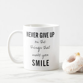 Geben Sie niemals die Typografie von Positivziffer Kaffeetasse