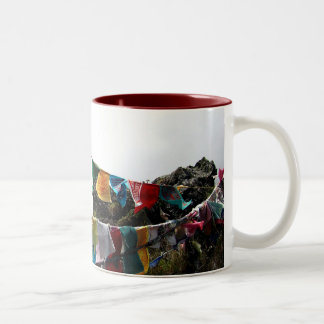 Gebetsflaggen-Tasse II Zweifarbige Tasse