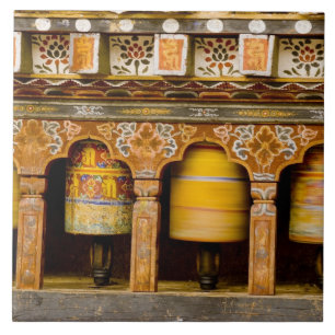 Gebetsmühlen, Mani-Rad in Trongsa Dzong, Fliese