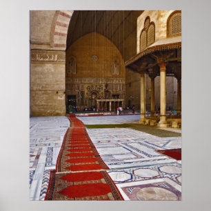 Gebetsteppiche führen in die islamische Moschee, K Poster