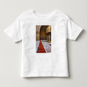 Gebetsteppiche führen in eine islamische Moschee, Kleinkind T-shirt