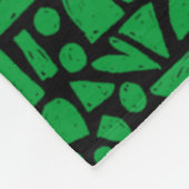 Gebilde Abstrakt 140821 - Gras grün auf Schwarz Fleecedecke (Ecke)