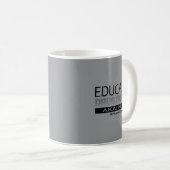 Gebildet Kaffeetasse (VorderseiteRechts)