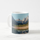 Gebirge anpassen ruft Text an Kaffeetasse (Vorderseite Links)