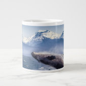 Gebirge | Breaching Whale Glacier Bay, Alaska Jumbo-Tasse (Vorderseite)