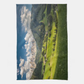 Gebirge | Funes Valley, Dolomiten, Italien Geschirrtuch (Vertikal)