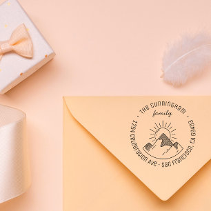 Gebirge und Sonnenfamilie Runde Rücksendeadresse Permastempel