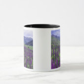 Gebirge und Wildblumen auf Almwiesen, 2 Tasse (Zentrum)