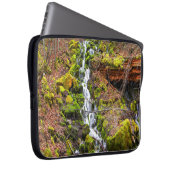 Gebirgsquelle Wasserfall.... Laptopschutzhülle (Vorne Rechts)