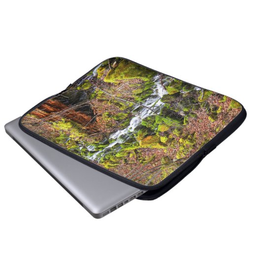 Gebirgsquelle Wasserfall.... Laptopschutzhülle (Vorne Knopf)