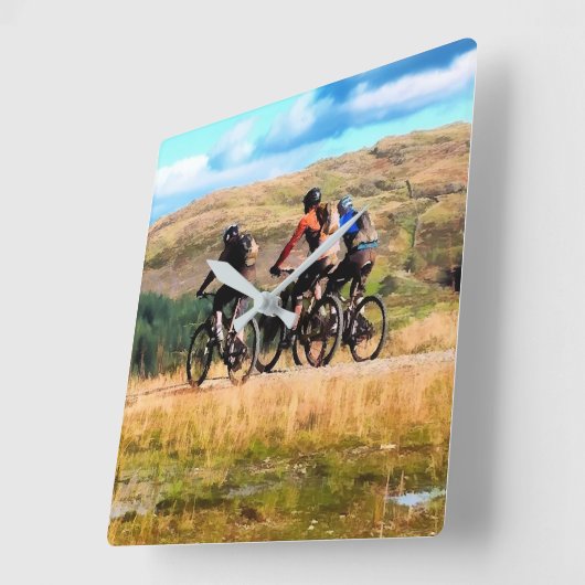 GEBIRGSradfahren Quadratische Wanduhr (Winkel)