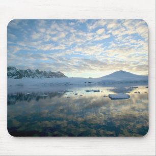 Gebirgszüge um Port Lockeroy Mousepad
