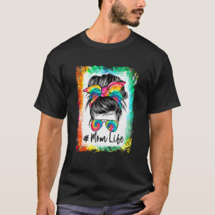 gebleichte Mama Life Messy Bun Haare Sonnenbrille T-Shirt