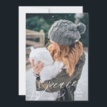 Geblüht Friedensüberlagerung Feiertagskarte<br><div class="desc">Diese Karte wurde als Urlaubswunsch für den Frieden in einem schlichten,  eleganten Overlay konzipiert,  um ein schönes Foto der Familie zu präsentieren. Der Backer kann auch so angepasst werden,  dass anstelle des Streifenstandardes ein zusätzliches Foto mit einem benutzerdefinierten Farbhintergrund angezeigt wird.</div>