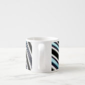 Gebogene Linien nah oben von einem Fraktal Espressotasse (Rückseite)