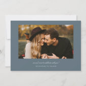 Gebogene Typografie Multi-Foto Schieferblau Save The Date (Rückseite)