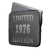geboren 1976 Geburtstagsausgabe Laptopschutzhülle (Vorderseite Links)