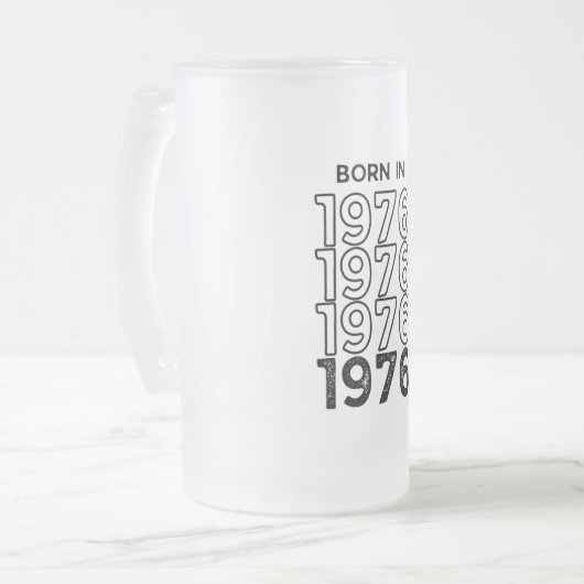 Geboren 1976 Mattierte Tasse (Vorderseite Links)