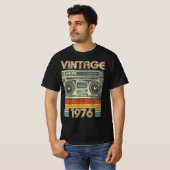 Geboren 1976 Radio Retro, 1976 Geburtstagsgeschenk T-Shirt (Vorne ganz)