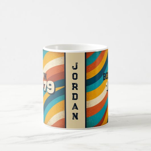 Geboren 1979 Persönliche Umarmung - 70er Groovy St Kaffeetasse (Mittel)