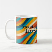 Geboren 1979 Persönliche Umarmung - 70er Groovy St Kaffeetasse (Links)