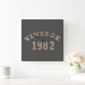 Geboren 1982 Vintager Geburtstag Quadratische Wanduhr (Zuhause)