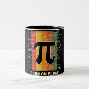 Geboren am Pi Day Retro Math Zweifarbige Tasse