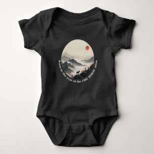 Geboren im Jahr des Pferdes 2026 Chinesischer Berg Baby Strampler