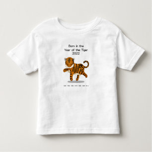 Geboren im Jahr des Tiger 2022 - Chinesischer Zodi Kleinkind T-shirt