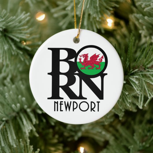 GEBOREN Newport Wales Keramik Ornament (Baum)