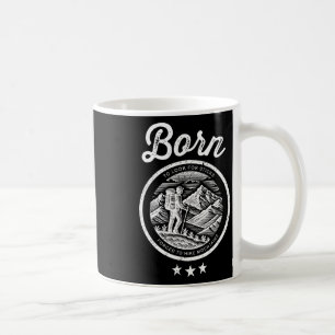 Geboren um Stöcke zu suchen, gezwungen zu wandern Kaffeetasse