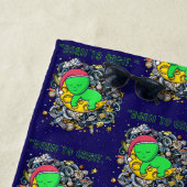 geboren zu Alien im Orbit schlafend Strandtuch (Beispiel)