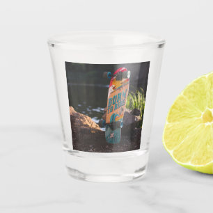 Geboren zu fahrende Skateboard Schnapsglas