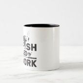 Geboren zu Fischen, die gezwungen sind, die Tasse (Mittel)