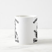 Geboren zu trinken, gezwungen zu arbeiten Retro Fu Kaffeetasse (Mittel)