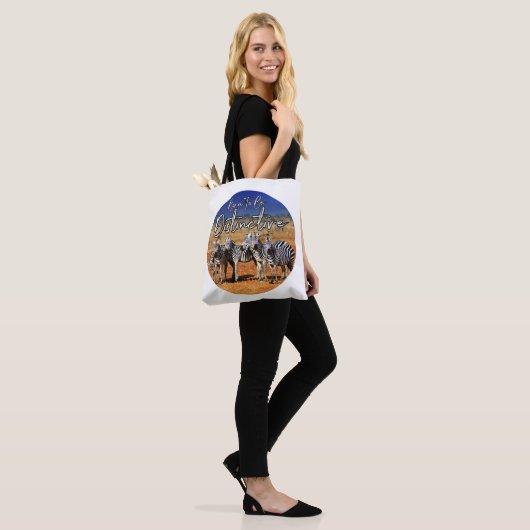 "Geboren zu unterscheiden" Zebra Art Tasche (Am Model)