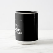 Geboren zum Lastkraftwagen (weiß) Zweifarbige Tasse (Mittel)