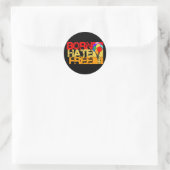 geborener Hass frei. Runder Aufkleber (Tasche)