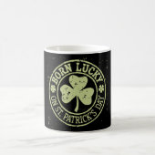 Geborenes Glück am St. Patrick's Day Kaffeetasse (Mittel)