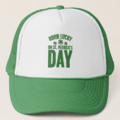 Geborenes Glück am St. Patrick's Day Truckerkappe (Vorderseite)